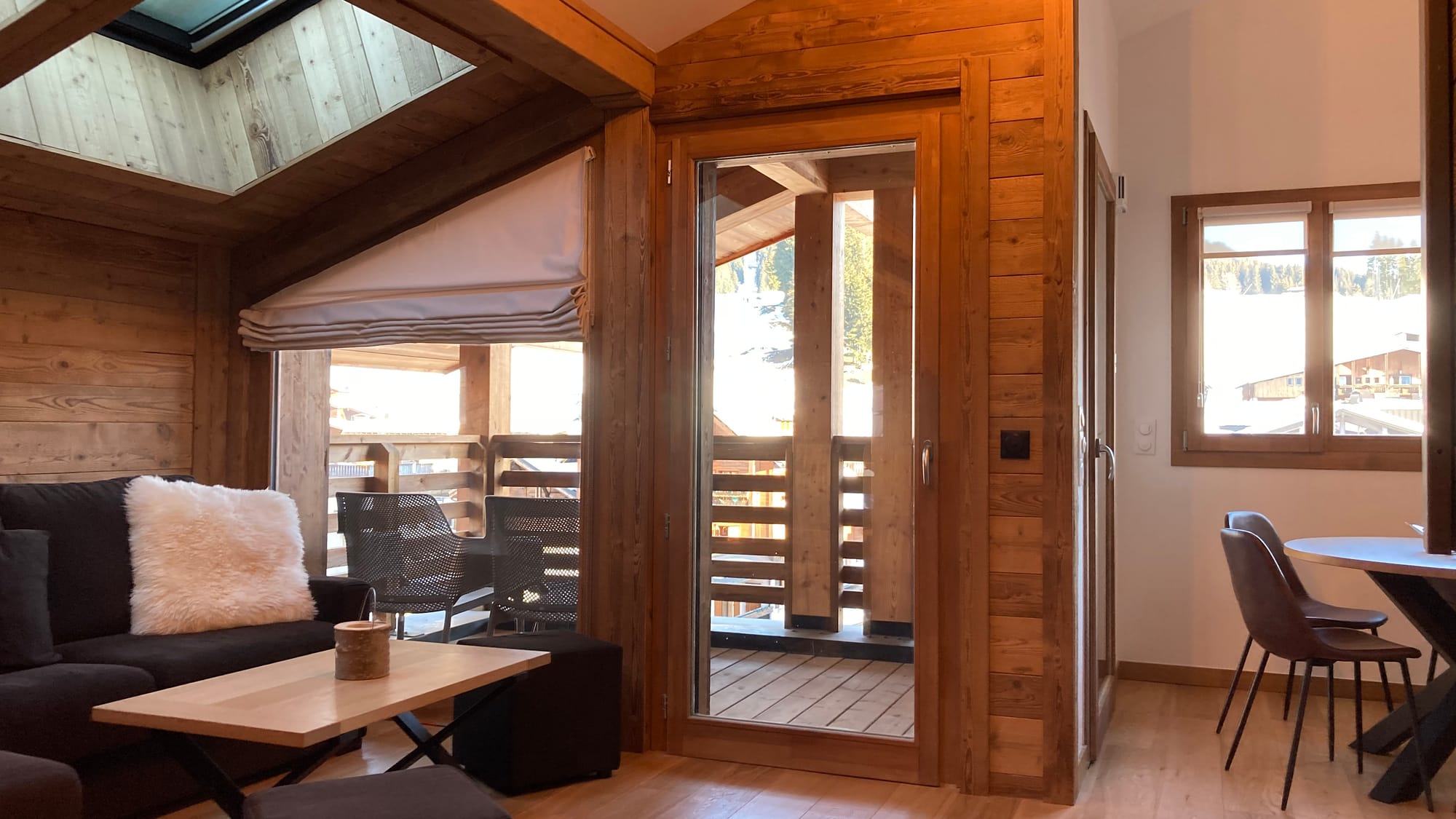 Bright living-room with balcony